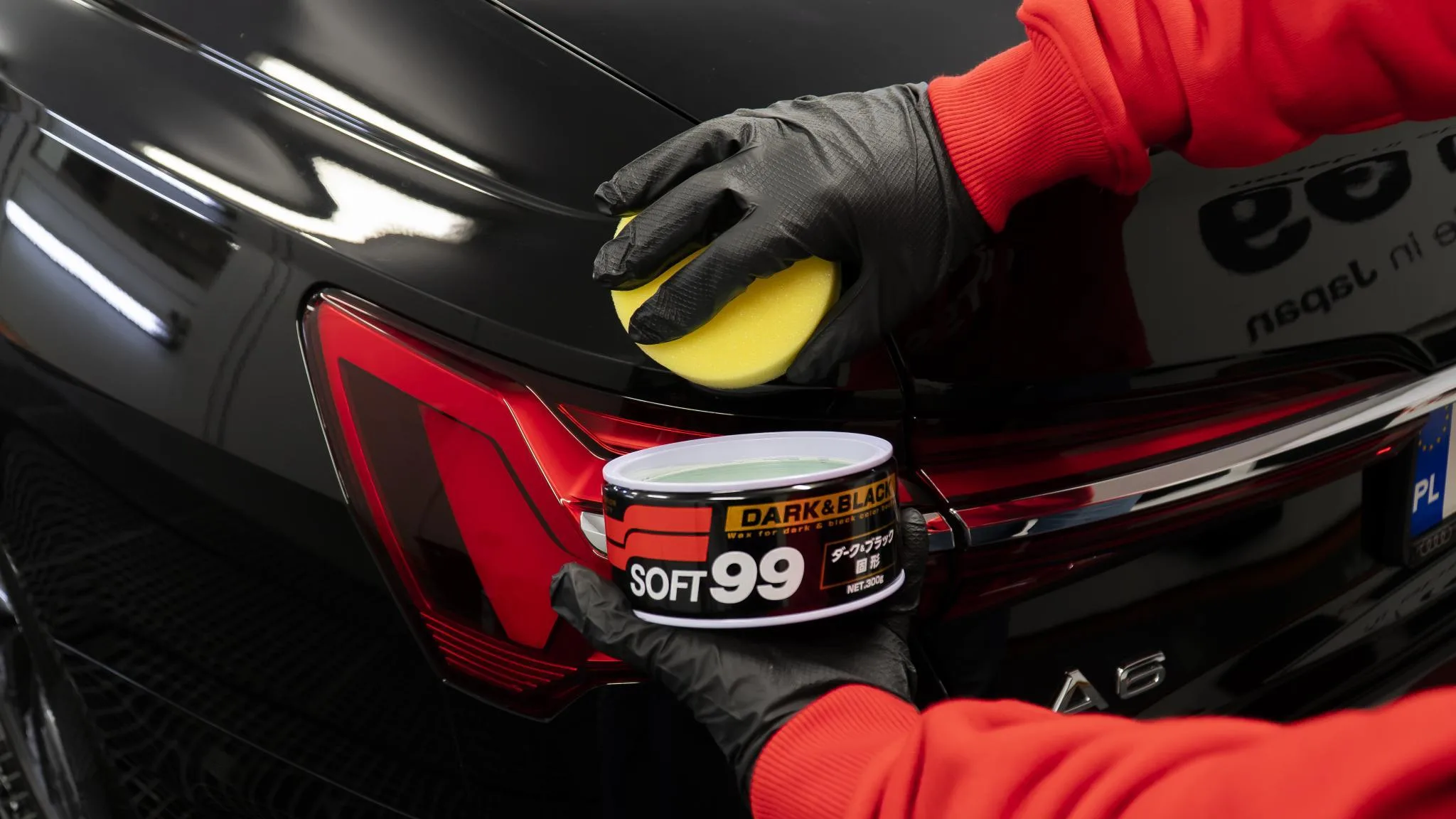 Wosk SOFT99 Dark&Black Wax 00010 ciemne lakiery 300g