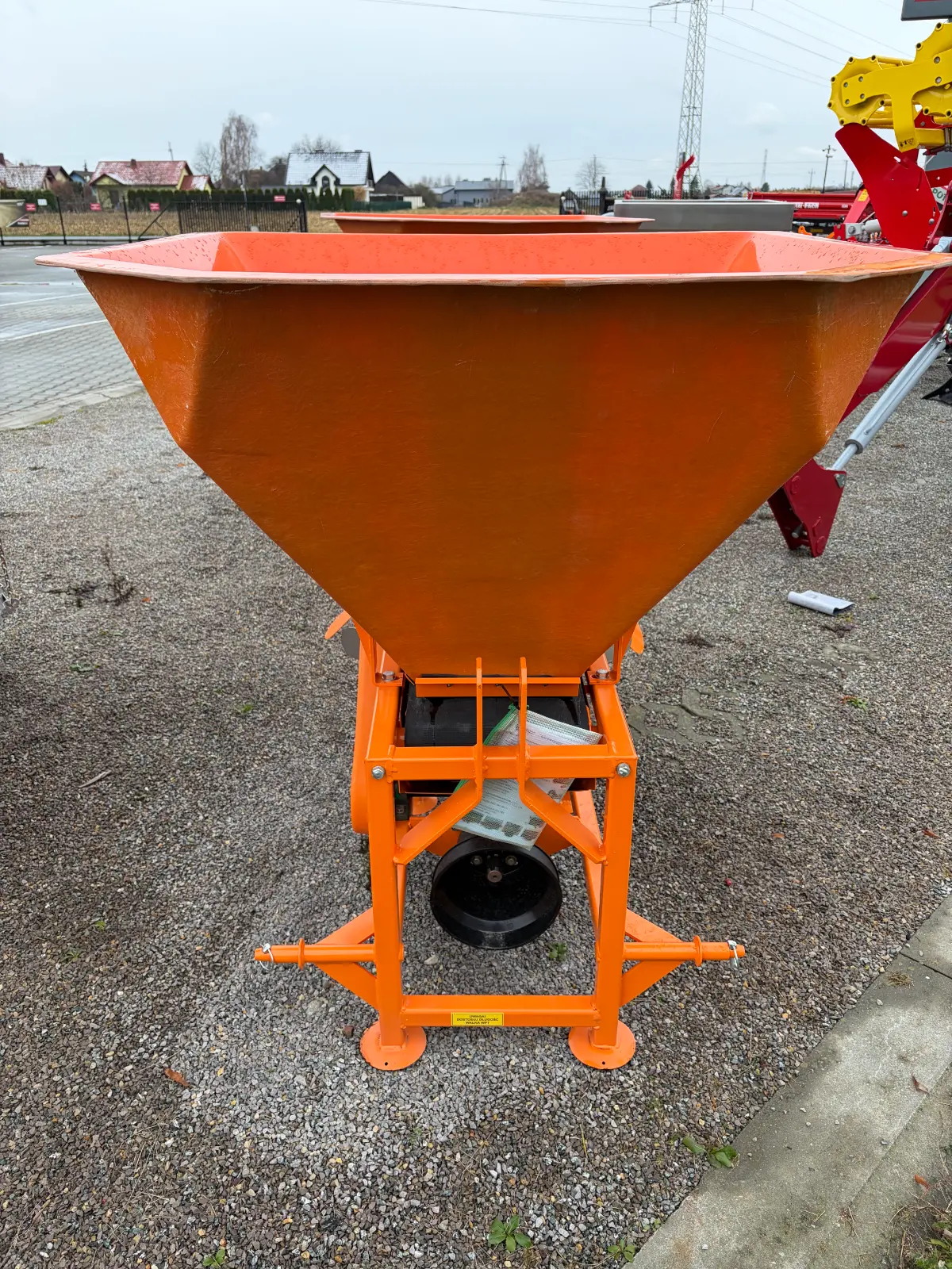 Posypywarka komunalna Motyl 600L do soli i piasku - POM Augustów | zdjęcie 7 z 9 | 36290 | Motofarma.pl