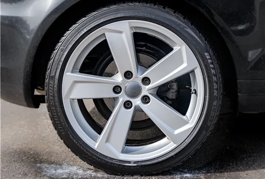 Forch P323 Pianka do opon 400ml – czyszczenie i ochrona | zdjęcie 6 z 6 | 46559 | Motofarma.pl