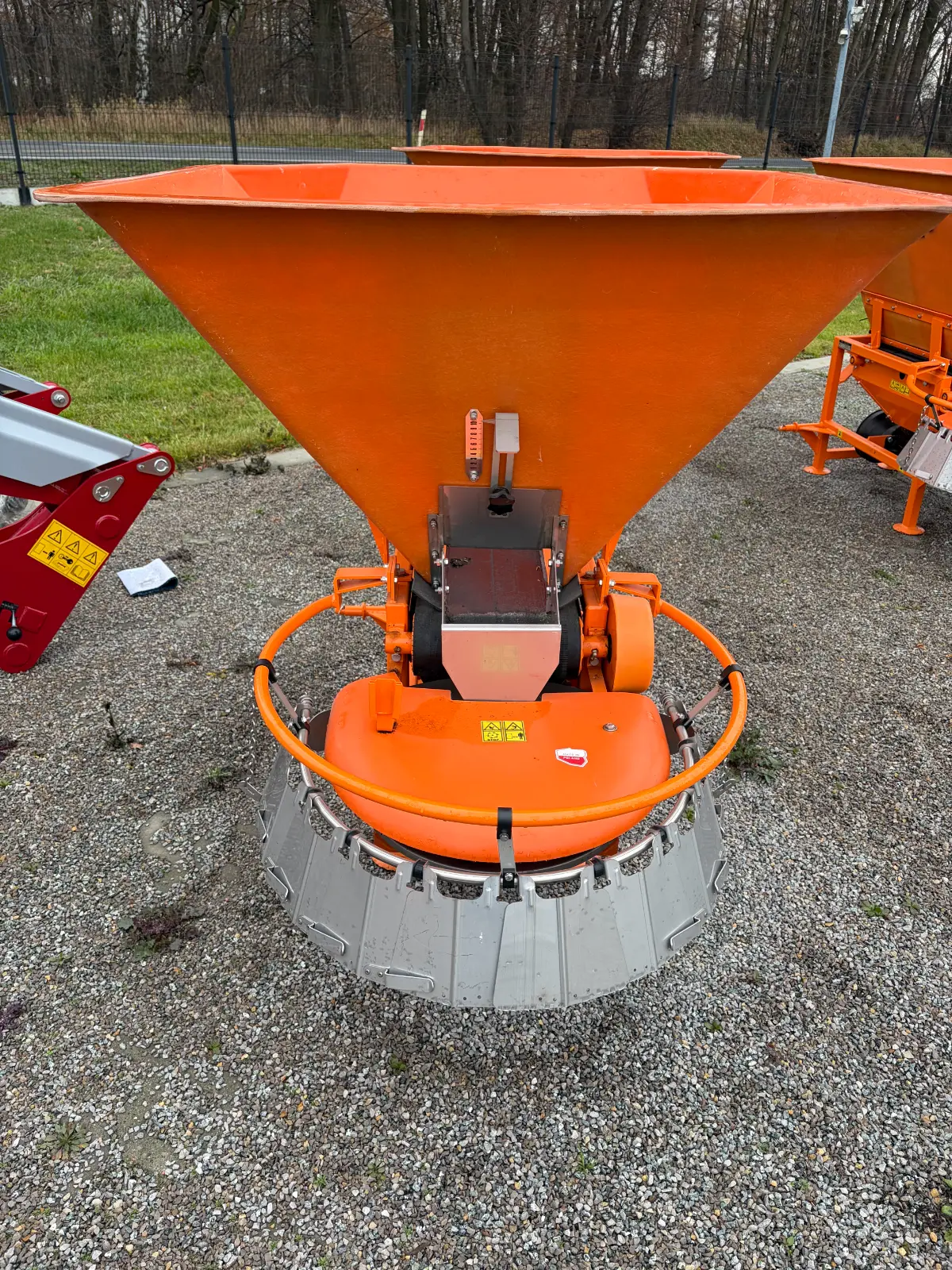 Posypywarka komunalna Motyl 600L do soli i piasku przystawka komunalna - Metal-Technik | zdjęcie 10 z 10 | WC-9216 | Motofarma.pl