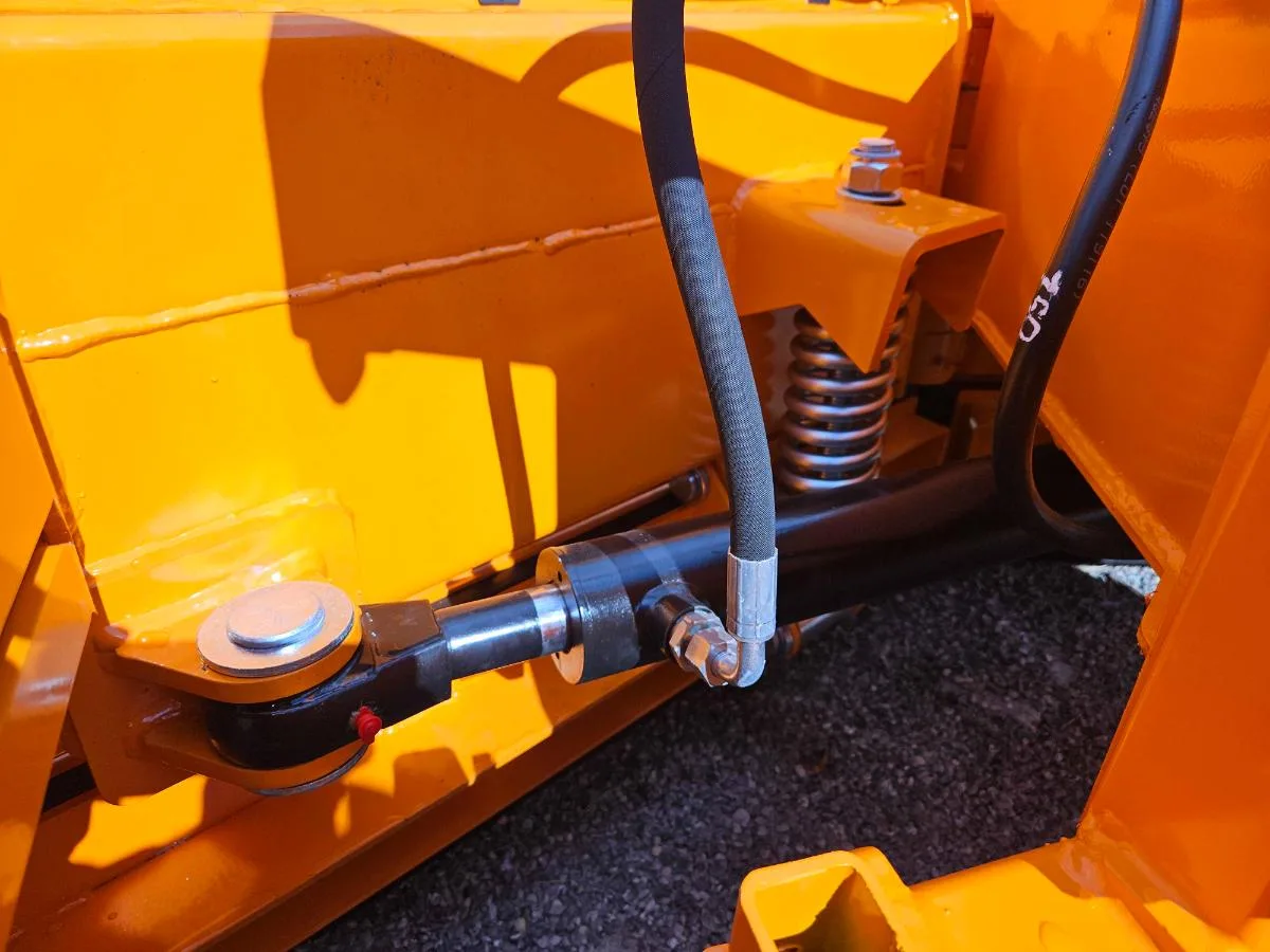 Pług do śniegu 2.5m-3.2m 75–150 KM TUZ EURO + sterownik | PVHU5P Volant - Metal-Technik | zdjęcie 9 z 15 | WC-8793 | Motofarma.pl