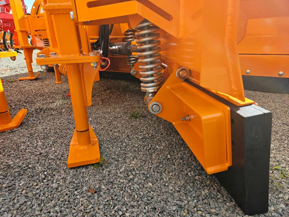 Pług do śniegu 2.5m-3.2m 75–150 KM TUZ EURO + sterownik | PVHU5P Volant - Metal-Technik | zdjęcie 12 z 15 | WC-8793 | Motofarma.pl