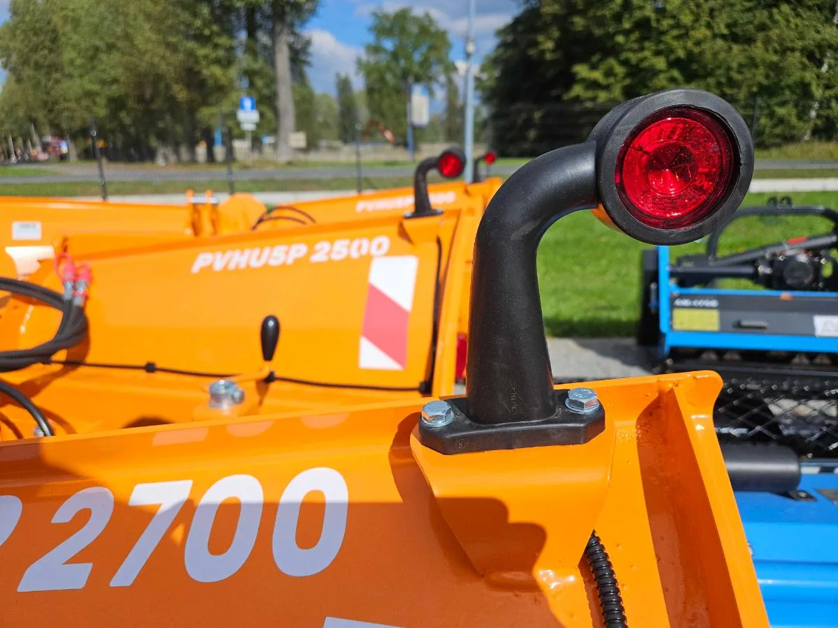 Pług do śniegu 2.5m-3.2m 75–150 KM TUZ EURO + sterownik | PVHU5P Volant - Metal-Technik | zdjęcie 14 z 15 | WC-8793 | Motofarma.pl