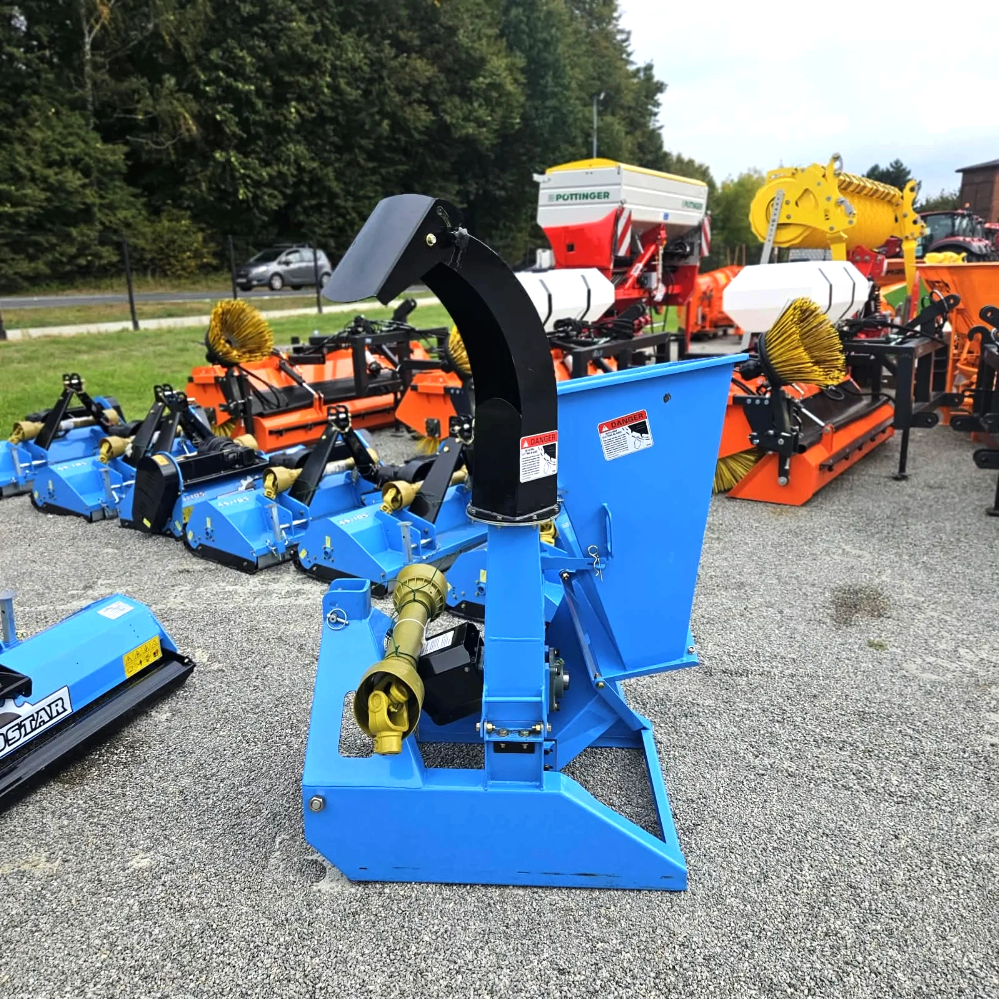 Rębak do gałęzi AGROSTAR na WOM do ciągnika 18-45 KM gałęzie 10 cm BX42