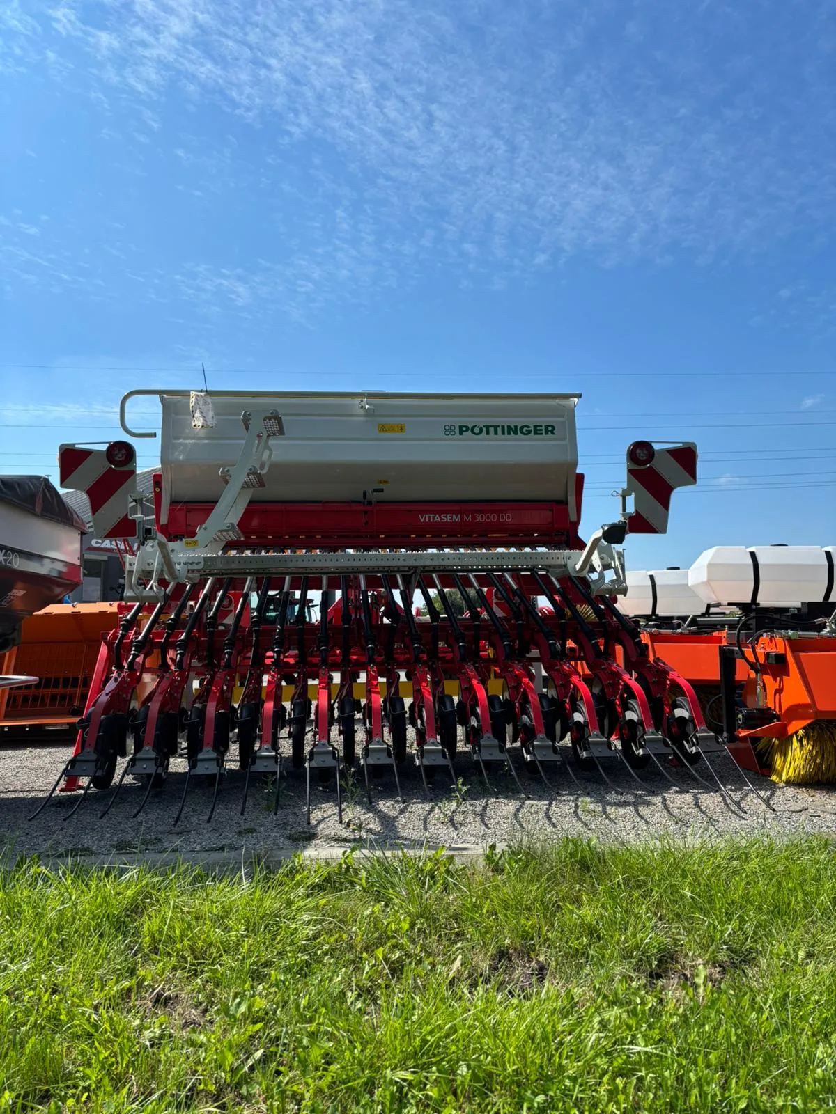 Agregat uprawowo-siewny PÖTTINGER LION 3030 + VITASEM M 3000 DD | zdjęcie 1 z 9 | POT-LION3030-VITASEM3000DD | Motofarma.pl