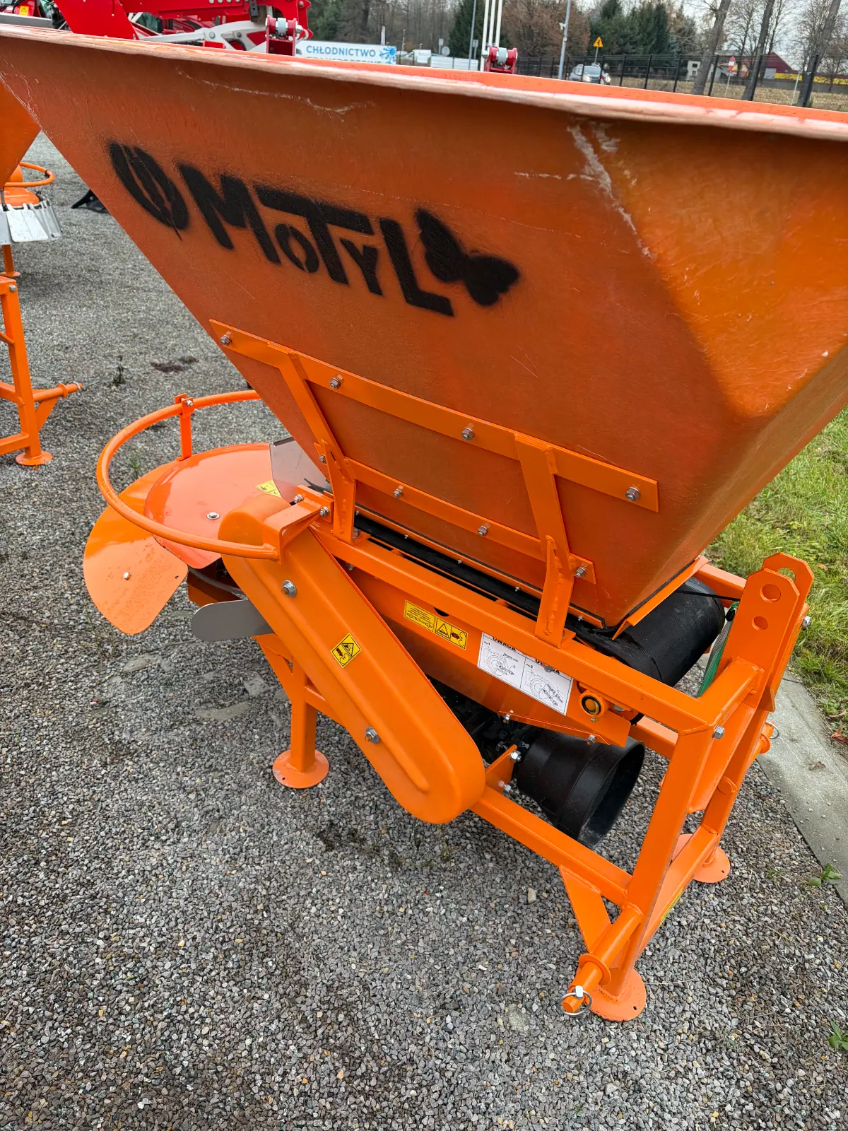 Posypywarka komunalna Motyl 400L do soli i piasku - Metal-Technik | zdjęcie 6 z 9 | WC-9238 | Motofarma.pl