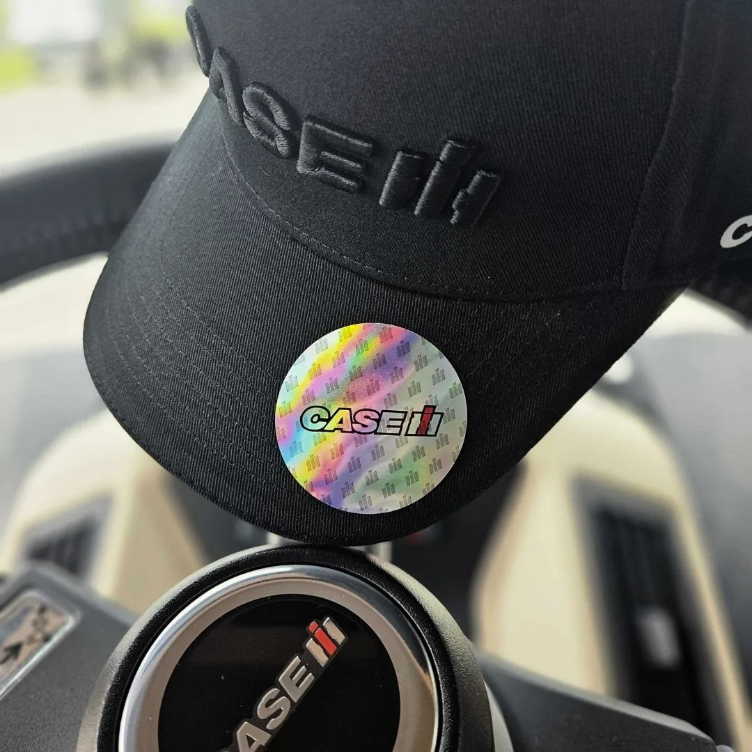 Czapka z czarnym haftem 3D - CNH | zdjęcie 5 z 10 | 48297 | Motofarma.pl