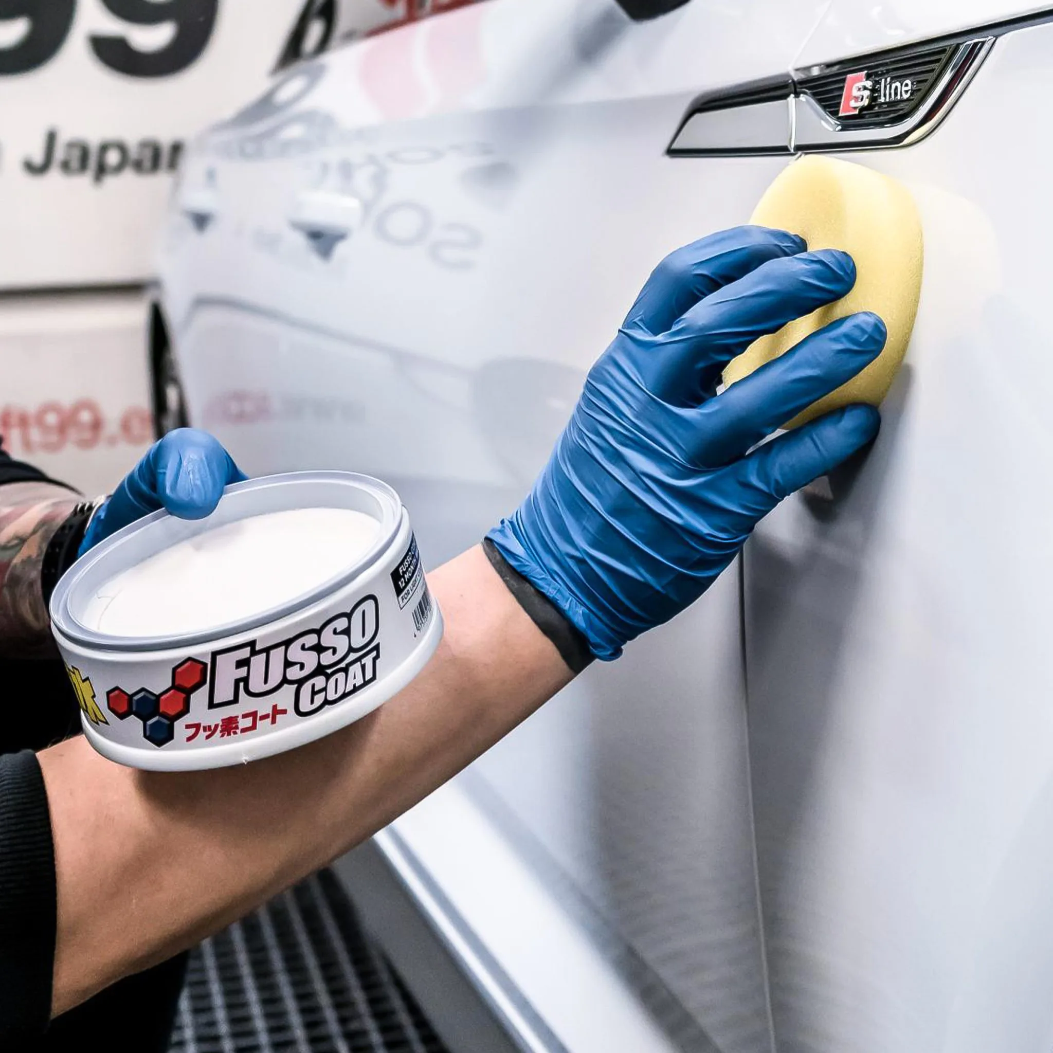 Twardy wosk SOFT99 New Fusso Coat 12 Months Wax Light 200g | zdjęcie 4 z 6 | 47392 | Motofarma.pl