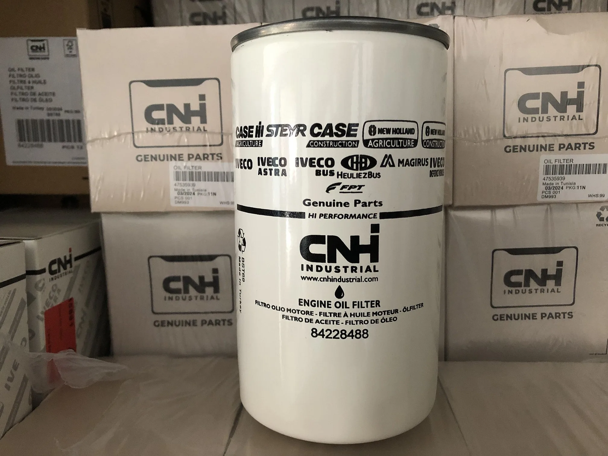 Filtr oleju silnika New Holland CASE 84228488 CNH