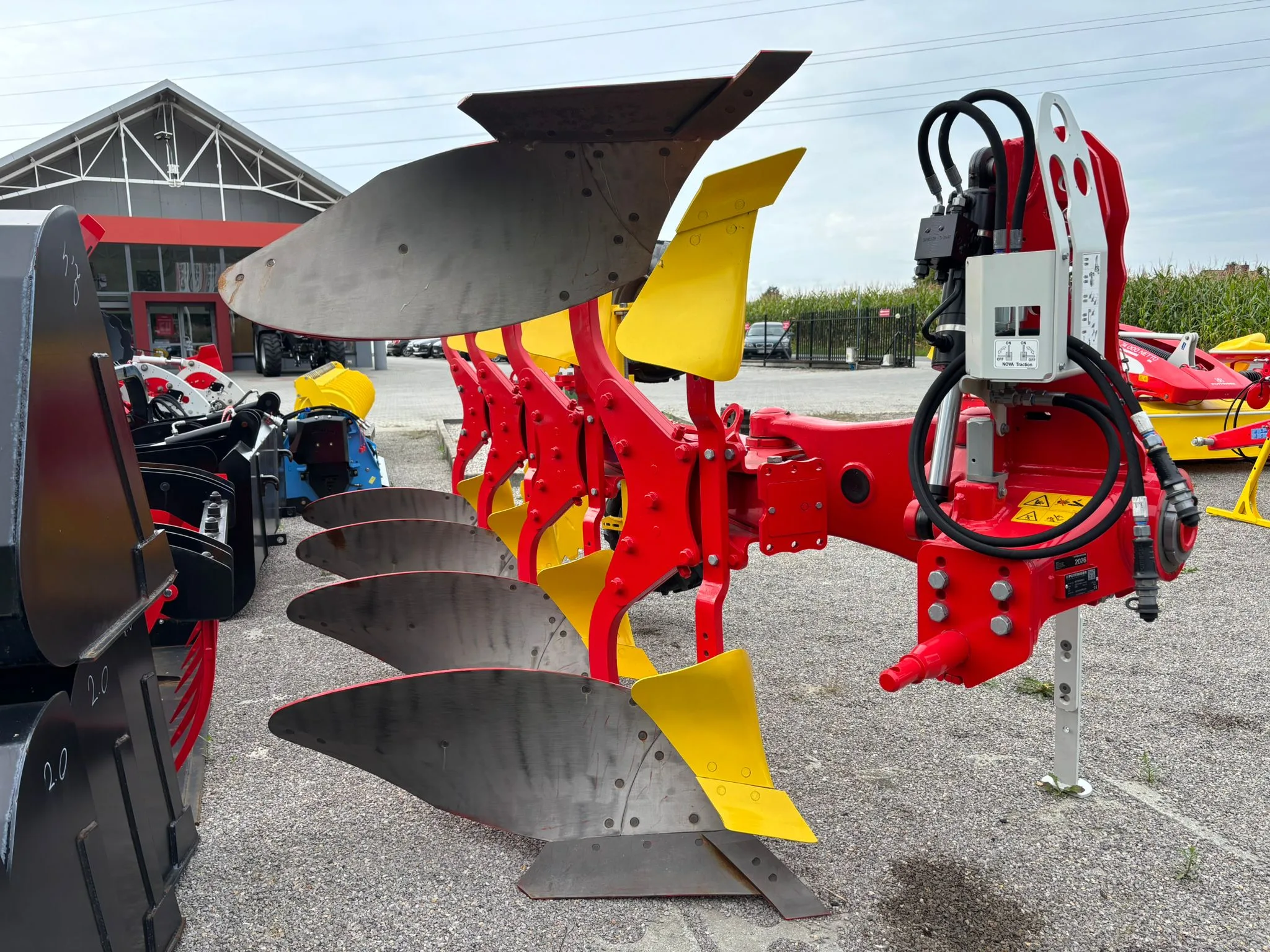Pług obrotowy PÖTTINGER SERVO 3000 — 4 skiby | zdjęcie 3 z 5 | POT-SERVO3000-4 | Motofarma.pl