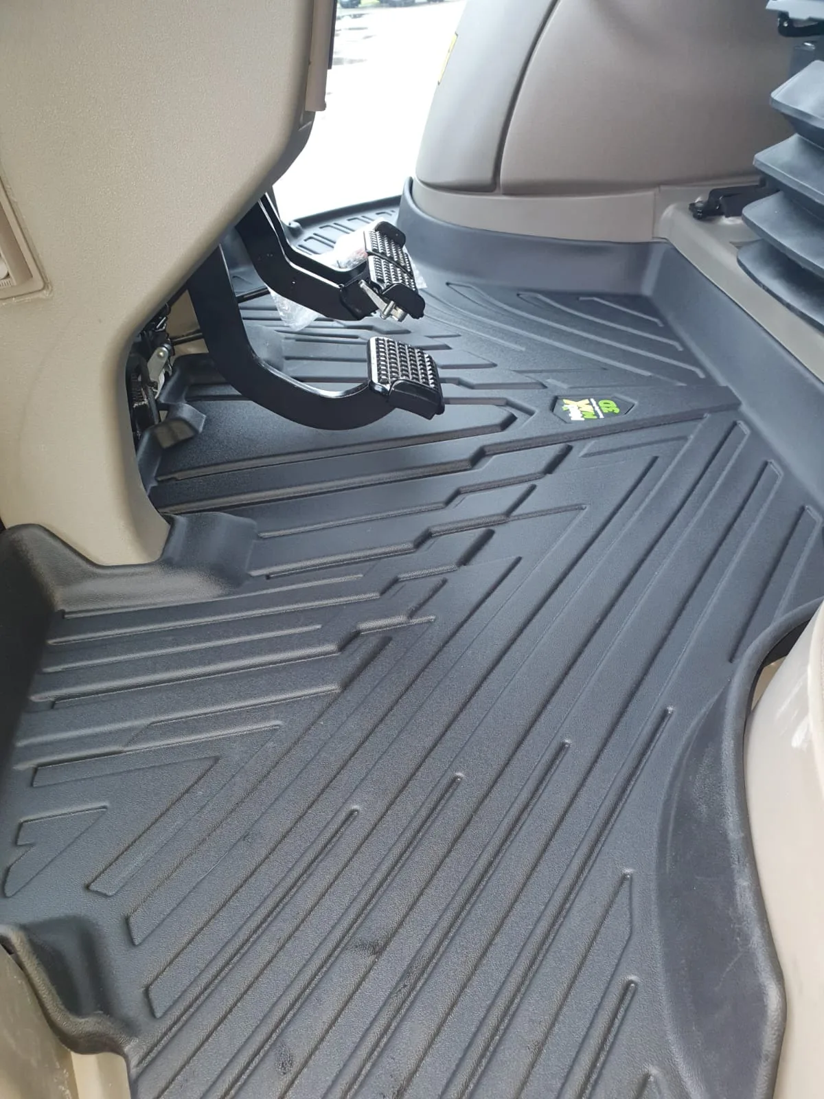 Mata podłogowa CASE IH Vestrum CVX, Puma i Steyr ABSOLUT CVT - FroGum | zdjęcie 4 z 4 | 46859 | Motofarma.pl